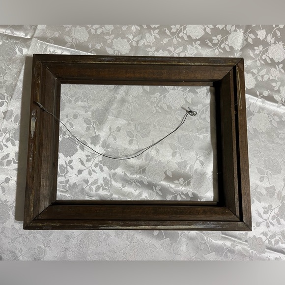 Antique Victorian Deep Walnut with gold trim Picture Frame - Picture 10 of 15